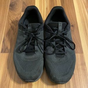 Used Under Armour men’s sneakers